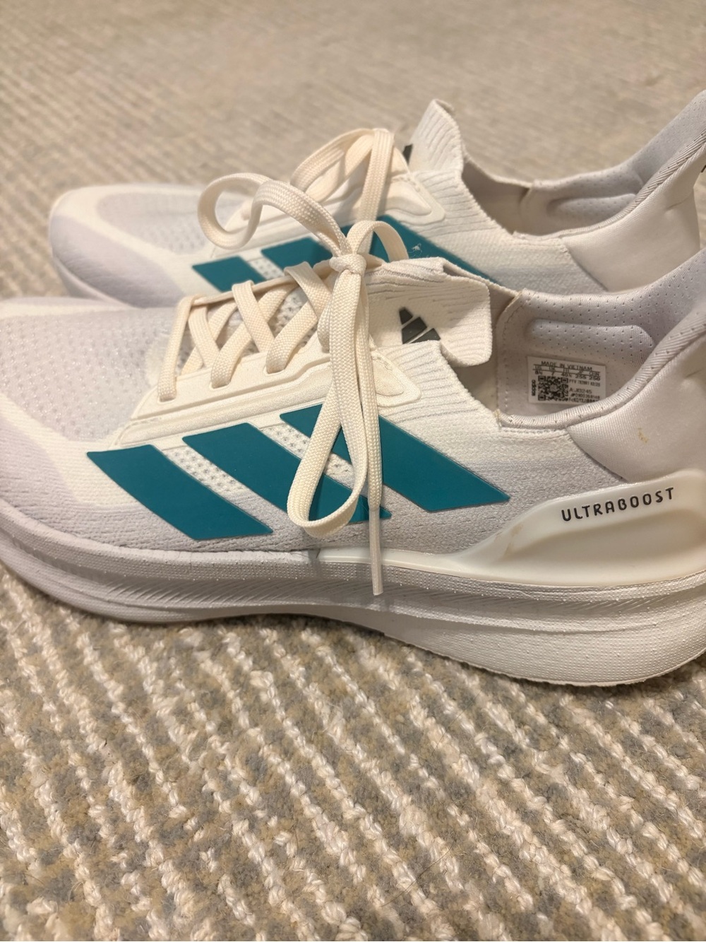 adidas Ultraboost White Sneakers with Teal Three Stripes size 8.5